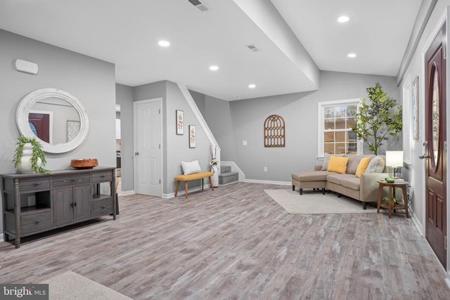 2 RIVER PL, Pennsville, NJ 08070