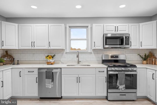 2 RIVER PL, Pennsville, NJ 08070