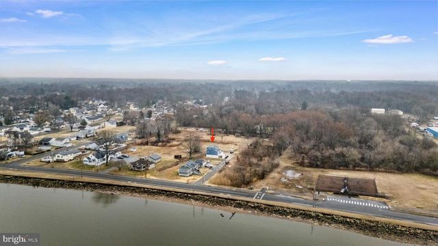 2 RIVER PL, Pennsville, NJ 08070