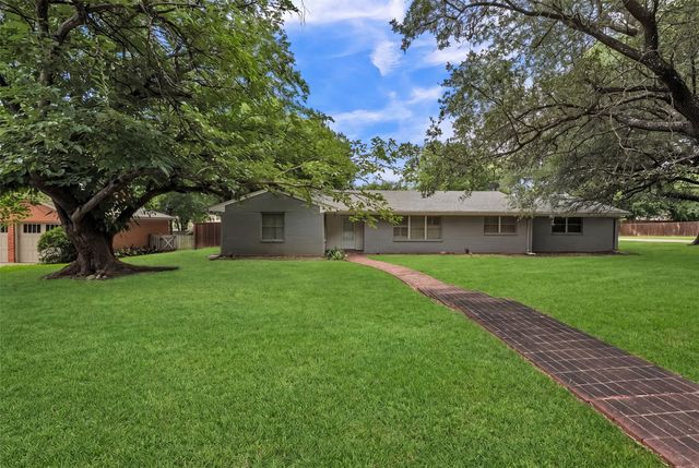 4437 Tamworth Road, Fort Worth, TX 76116