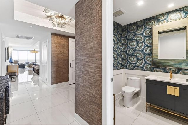 5000 N Ocean Drive 1001, Singer Island, FL 33404