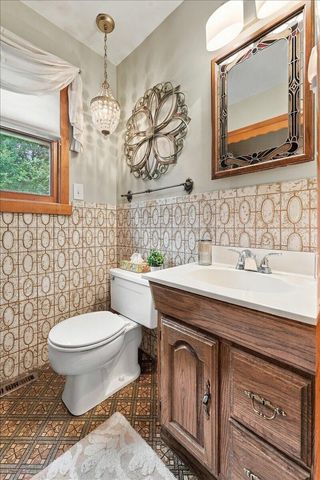 216 ELMWOOD Drive, Council Bluffs, IA 51503