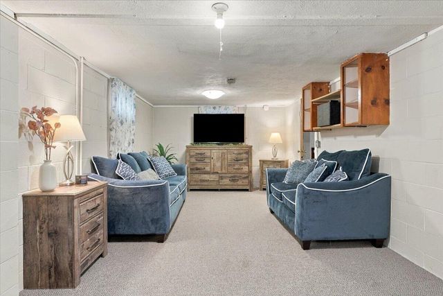 216 ELMWOOD Drive, Council Bluffs, IA 51503