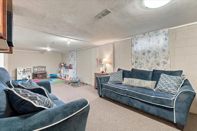 216 ELMWOOD Drive, Council Bluffs, IA 51503
