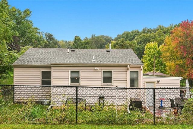 216 ELMWOOD Drive, Council Bluffs, IA 51503