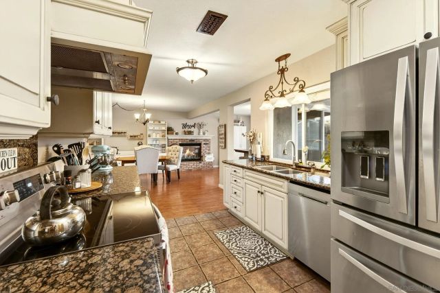 13850 Midgrove Ct, Poway, CA 92064