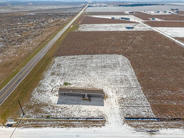 703 Sun Land Circle, Dawson, TX 76639