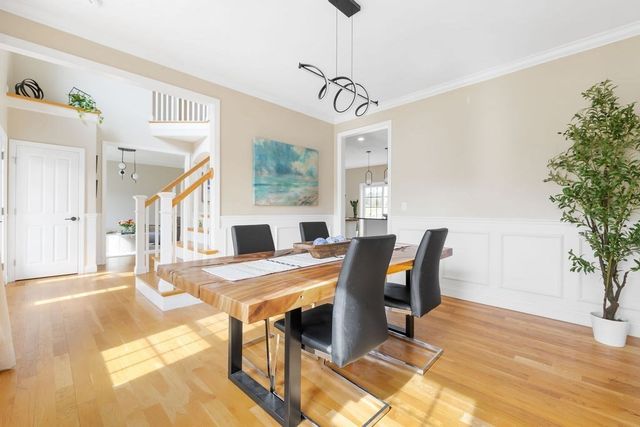 656 Shining Rock Dr, Northbridge, MA 01534