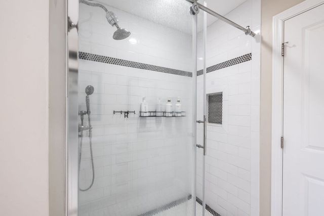 656 Shining Rock Dr, Northbridge, MA 01534