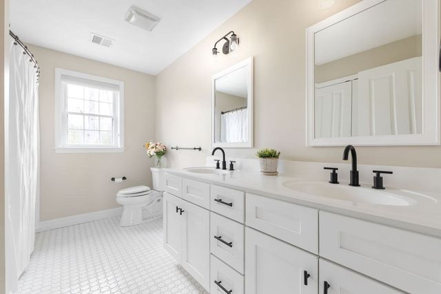 656 Shining Rock Dr, Northbridge, MA 01534