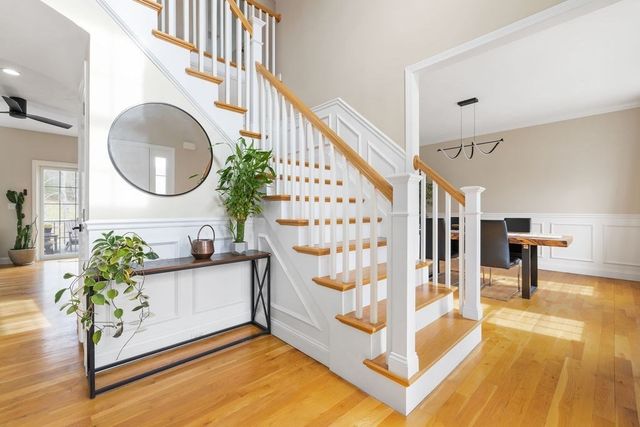 656 Shining Rock Dr, Northbridge, MA 01534