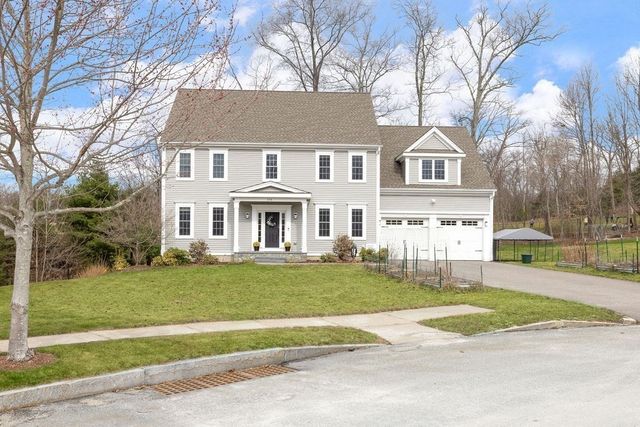 656 Shining Rock Dr, Northbridge, MA 01534