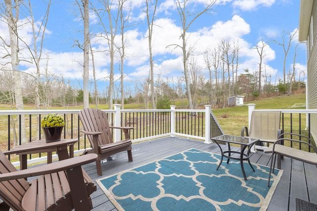 656 Shining Rock Dr, Northbridge, MA 01534