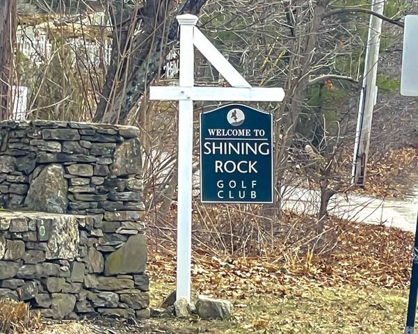 656 Shining Rock Dr, Northbridge, MA 01534