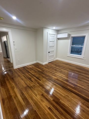 122 Park 2, Stoughton, MA 02072