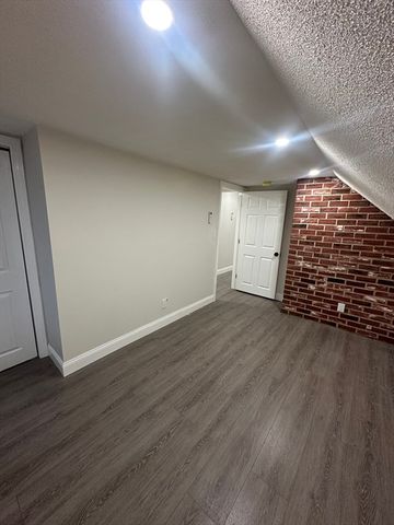 122 Park 2, Stoughton, MA 02072