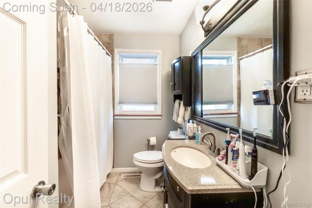 31493 Elmwood Street, Garden City, MI 48135