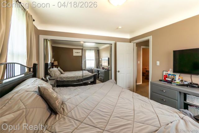 31493 Elmwood Street, Garden City, MI 48135