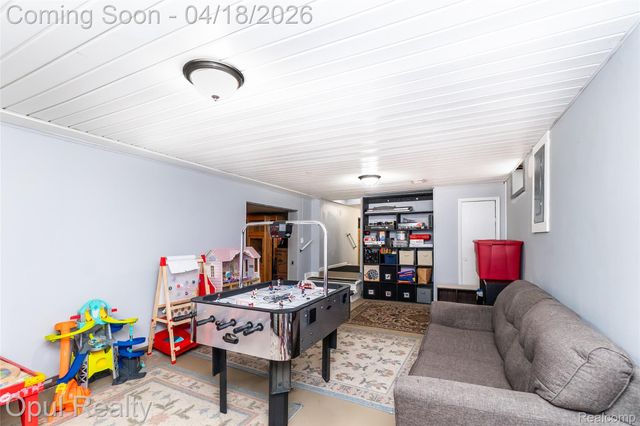 31493 Elmwood Street, Garden City, MI 48135