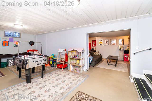 31493 Elmwood Street, Garden City, MI 48135