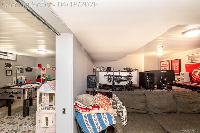 31493 Elmwood Street, Garden City, MI 48135