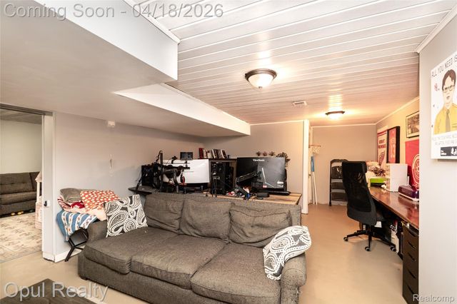 31493 Elmwood Street, Garden City, MI 48135