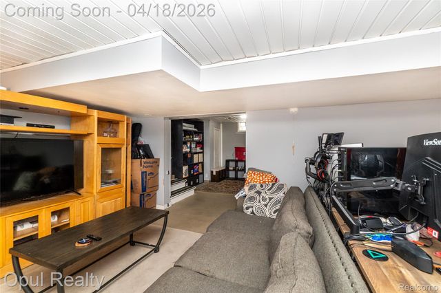 31493 Elmwood Street, Garden City, MI 48135