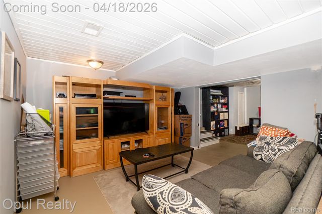 31493 Elmwood Street, Garden City, MI 48135