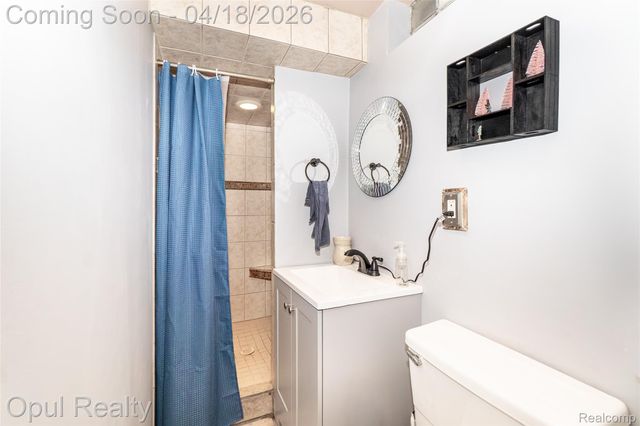 31493 Elmwood Street, Garden City, MI 48135