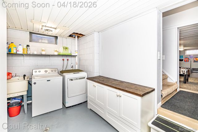 31493 Elmwood Street, Garden City, MI 48135