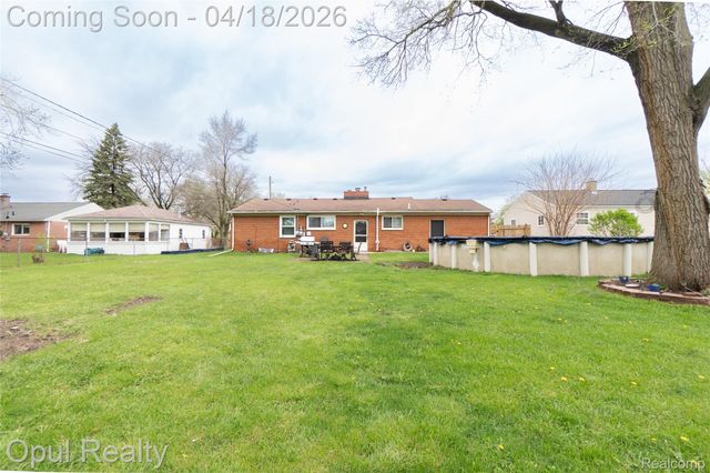 31493 Elmwood Street, Garden City, MI 48135