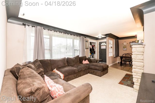 31493 Elmwood Street, Garden City, MI 48135