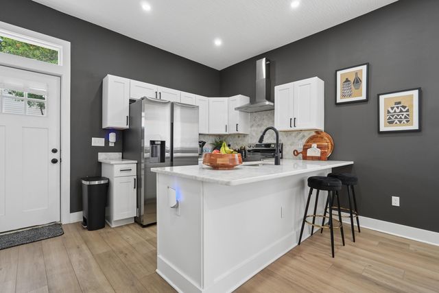 123 N Eureka Avenue, Columbus, OH 43204