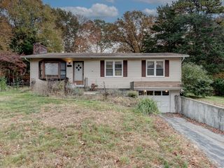 10 Stone Court, Ledyard, CT 06335