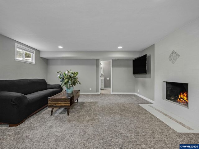 6995 Aumsville Hwy SE, Salem, OR 97317