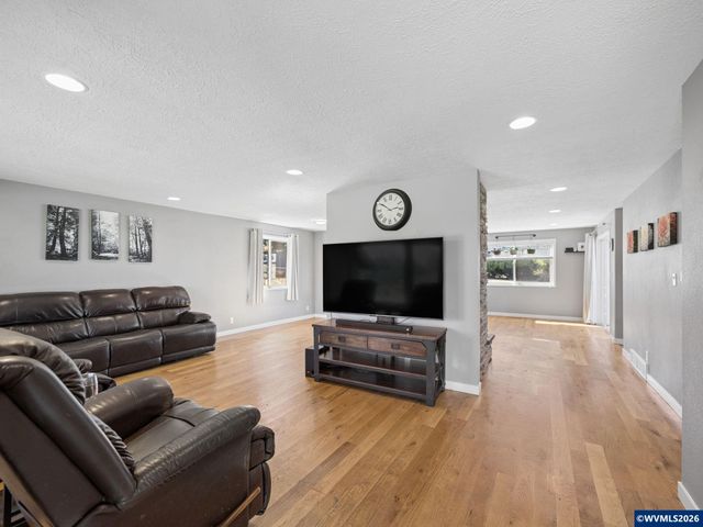 6995 Aumsville Hwy SE, Salem, OR 97317