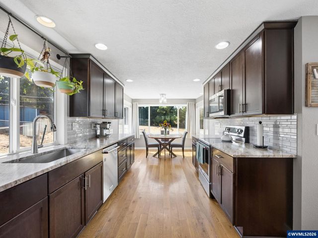 6995 Aumsville Hwy SE, Salem, OR 97317