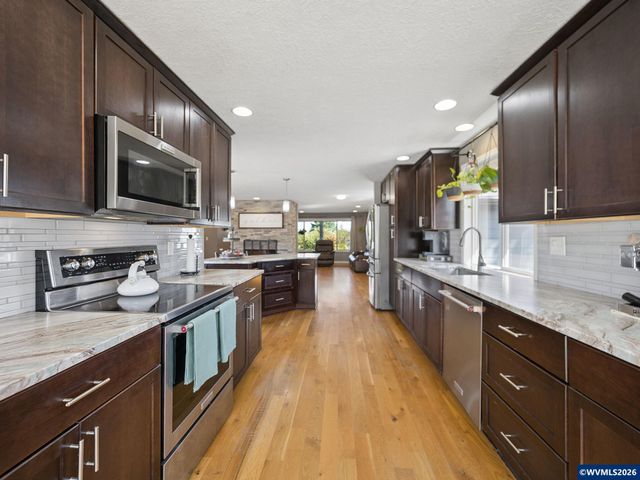 6995 Aumsville Hwy SE, Salem, OR 97317
