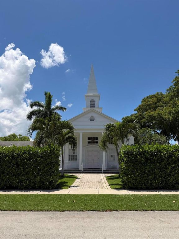 200 SE 7th Avenue, Delray Beach, FL 33483