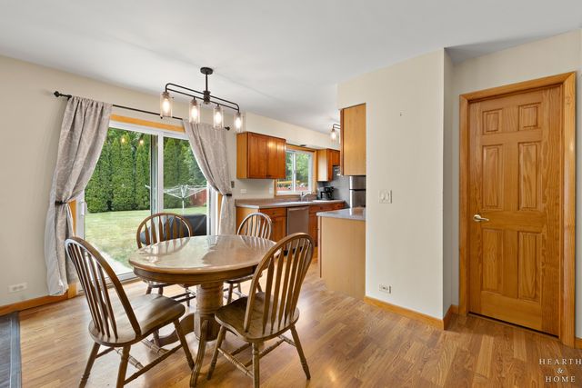 506 Old Hunt Road, Fox River Grove, IL 60021
