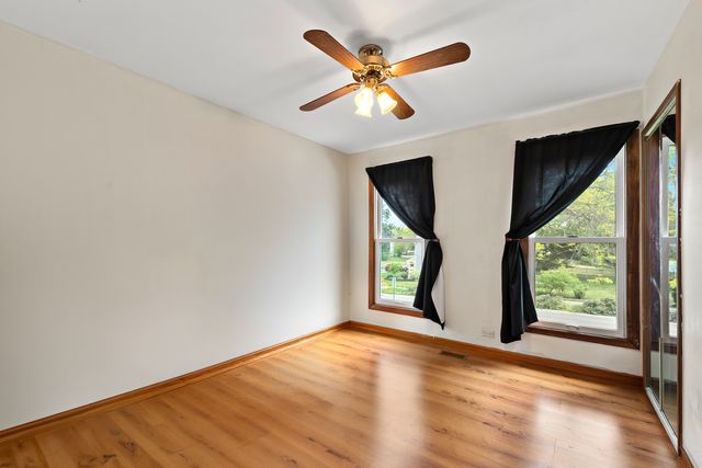 506 Old Hunt Road, Fox River Grove, IL 60021