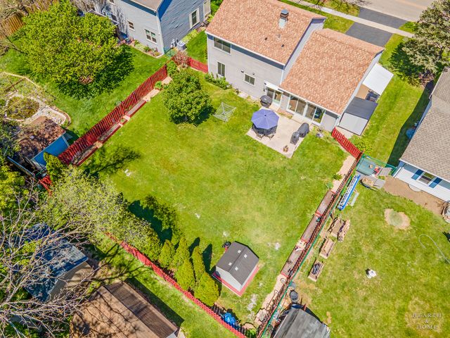 506 Old Hunt Road, Fox River Grove, IL 60021
