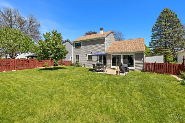 506 Old Hunt Road, Fox River Grove, IL 60021