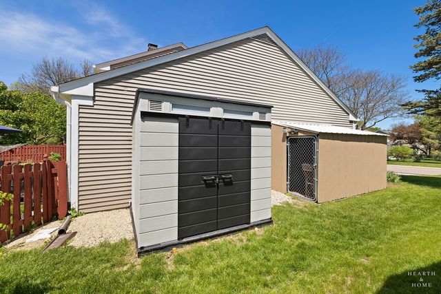 506 Old Hunt Road, Fox River Grove, IL 60021