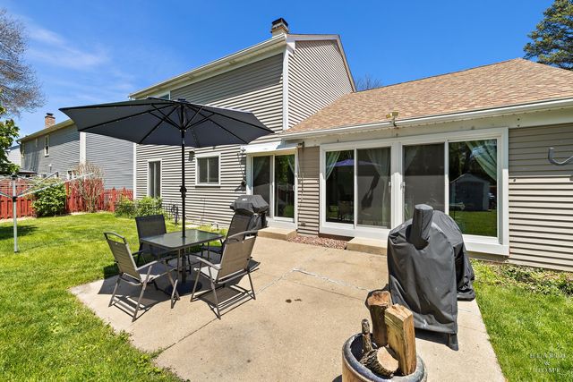506 Old Hunt Road, Fox River Grove, IL 60021