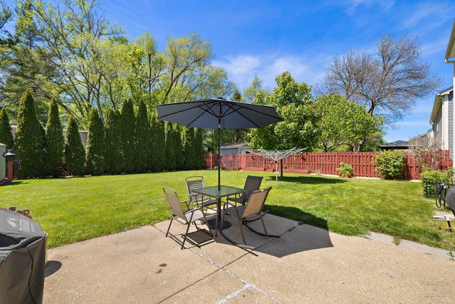 506 Old Hunt Road, Fox River Grove, IL 60021