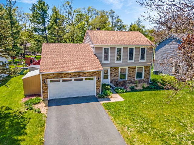 506 Old Hunt Road, Fox River Grove, IL 60021