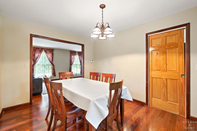 506 Old Hunt Road, Fox River Grove, IL 60021