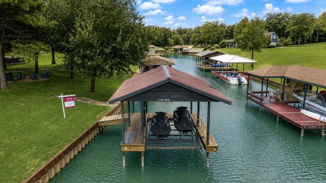 111 Bull Run Drive, Streetman, TX 75859