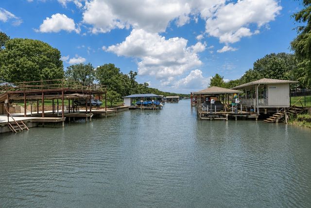 111 Bull Run Drive, Streetman, TX 75859